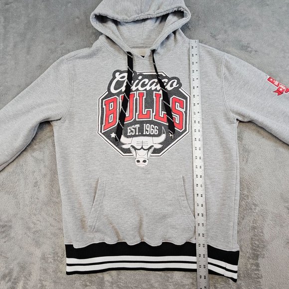 Chicago Bulls Hoodie Men's Small Multicolor Graphic Pullover NBA Basketball Soft - Picture 6 of 8